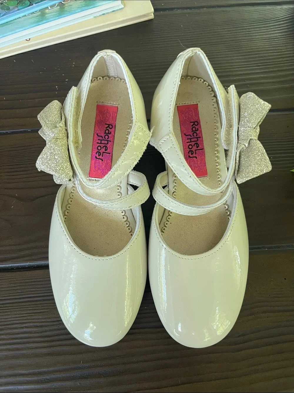 Rachel Shoes Cream Patent Mary Janes with Gold Glitter Bows NWOT